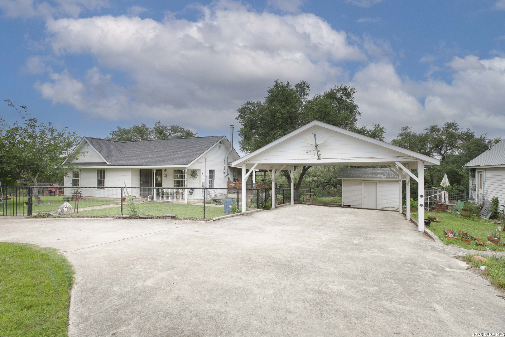 main property photo 3