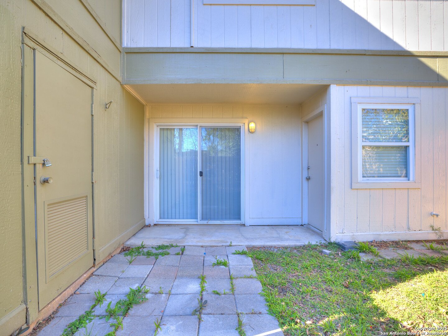 main property photo 47