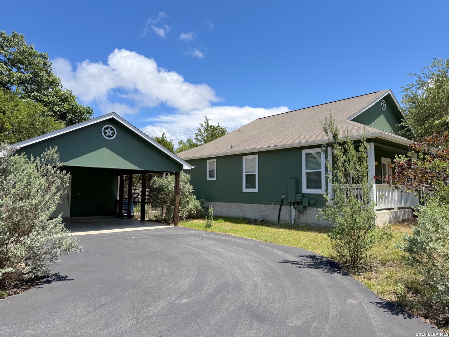 main property photo 41