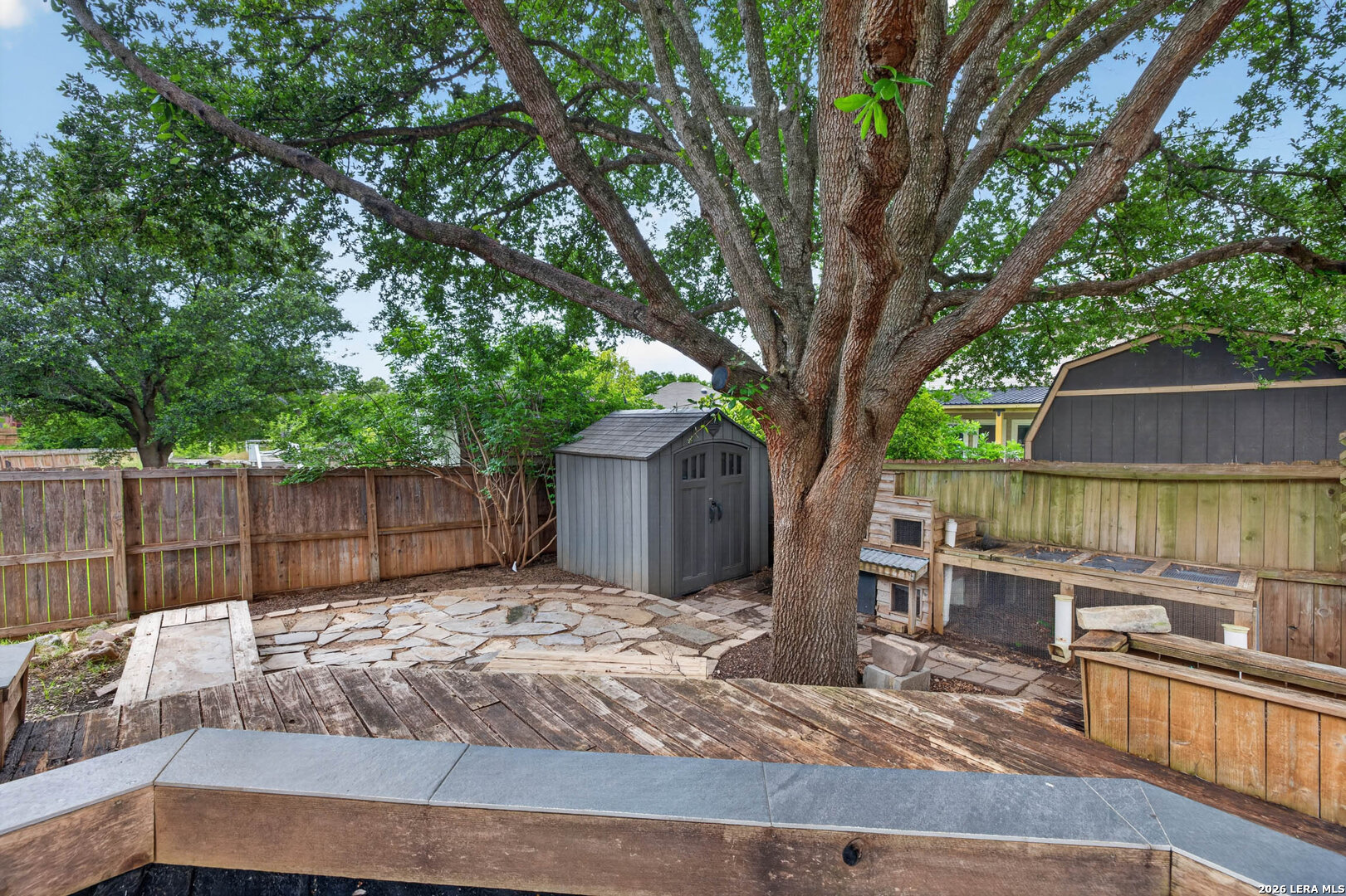 main property photo 30