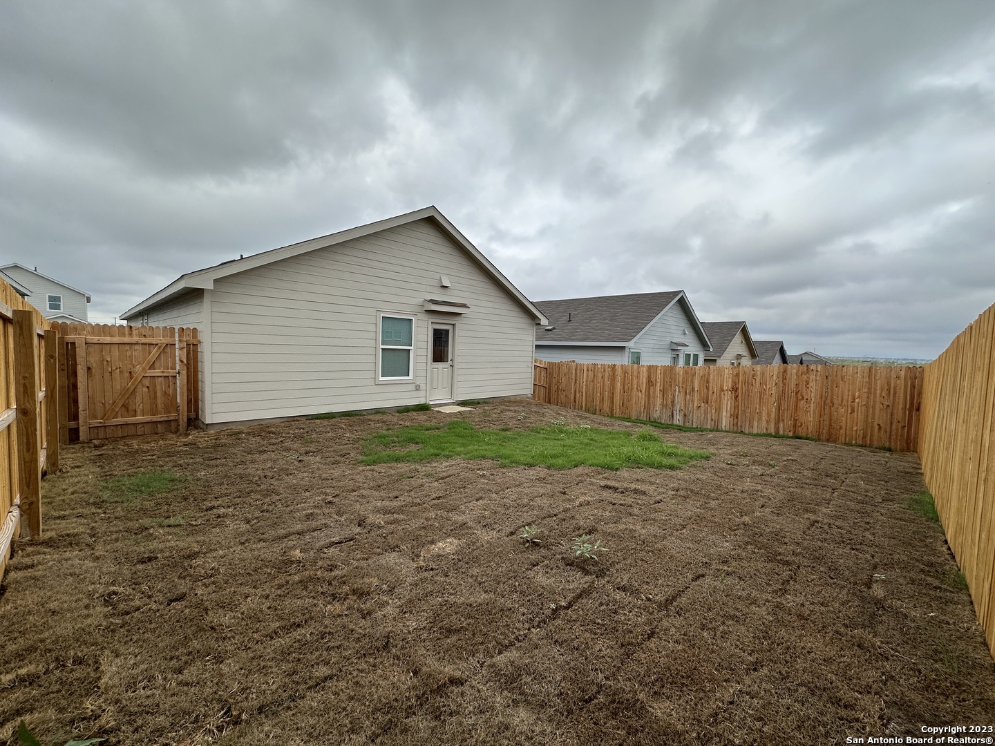 main property photo 33