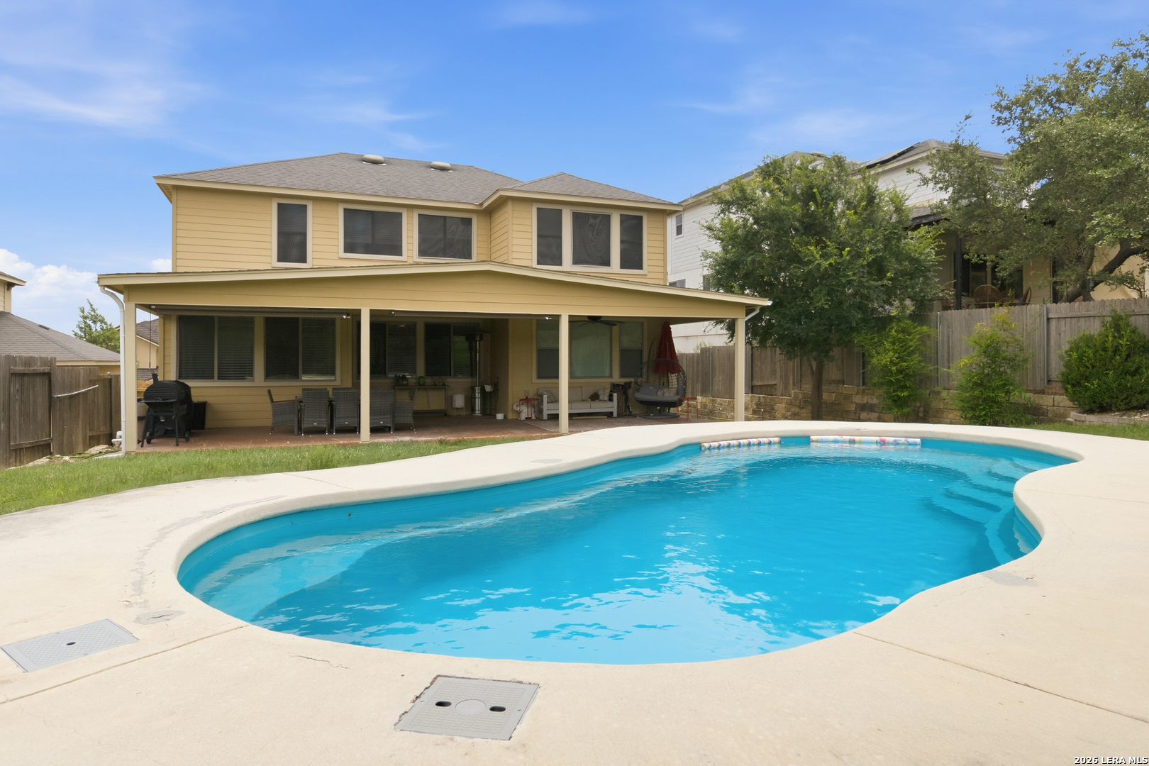 main property photo 40