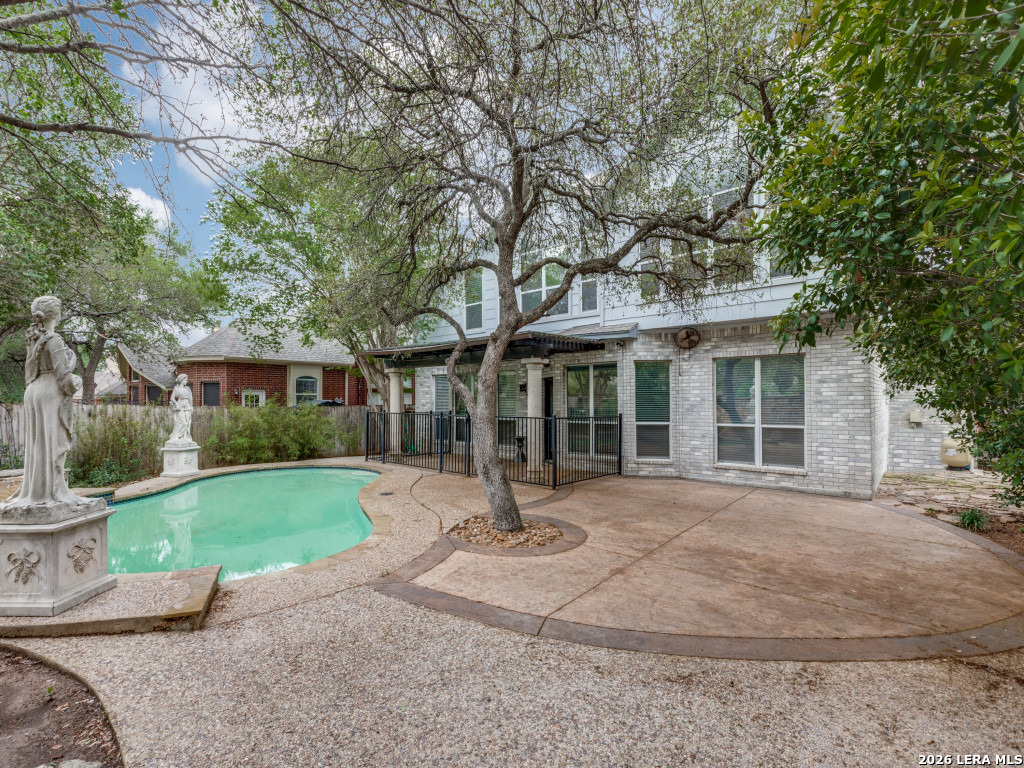main property photo 11