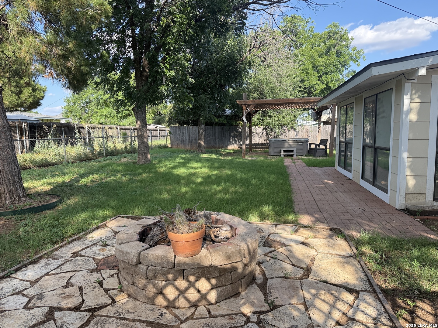 main property photo 31