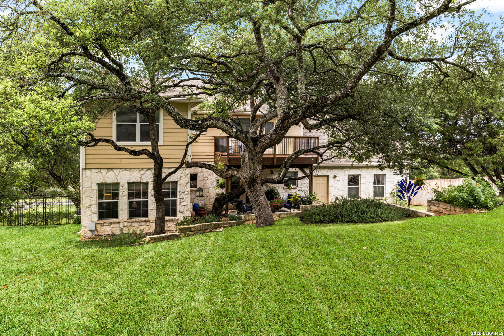 main property photo 36