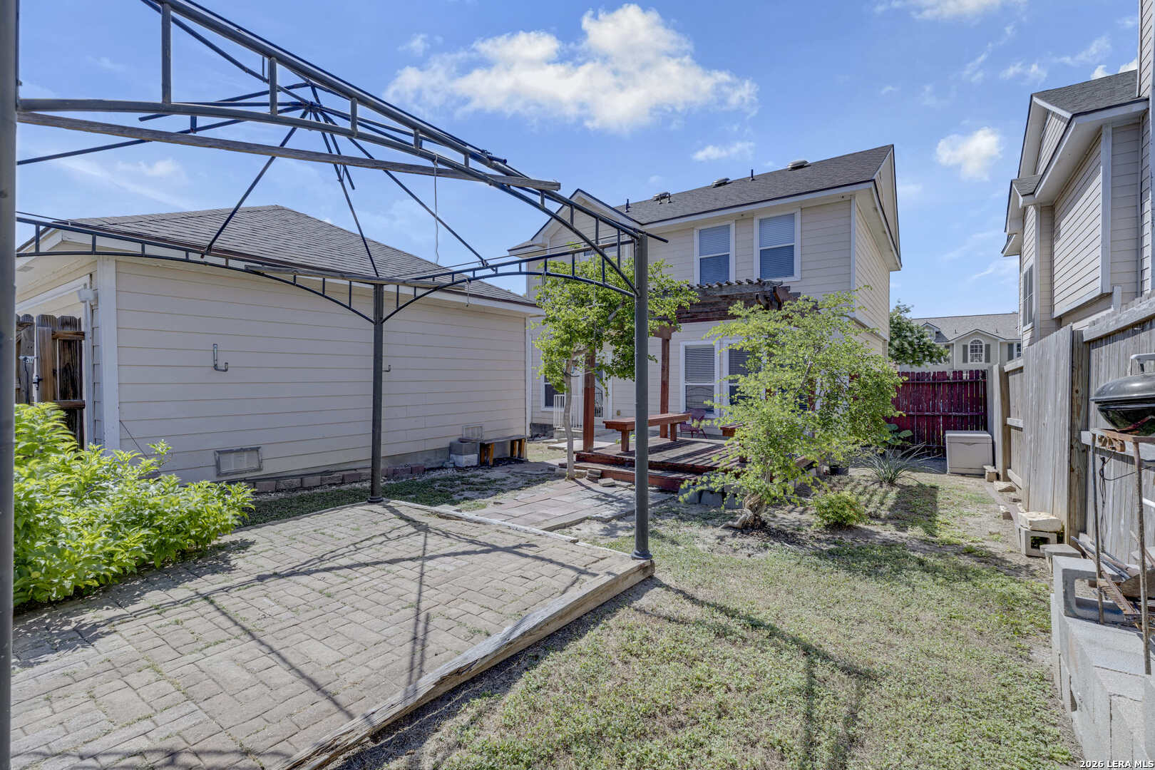 main property photo 34