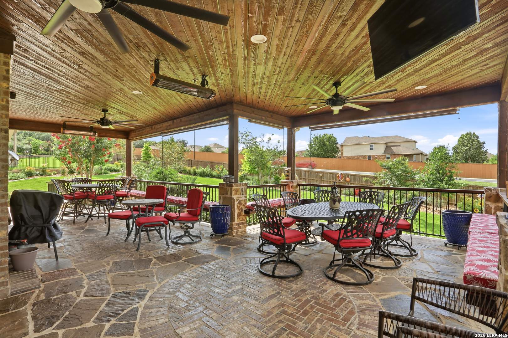 main property photo 34