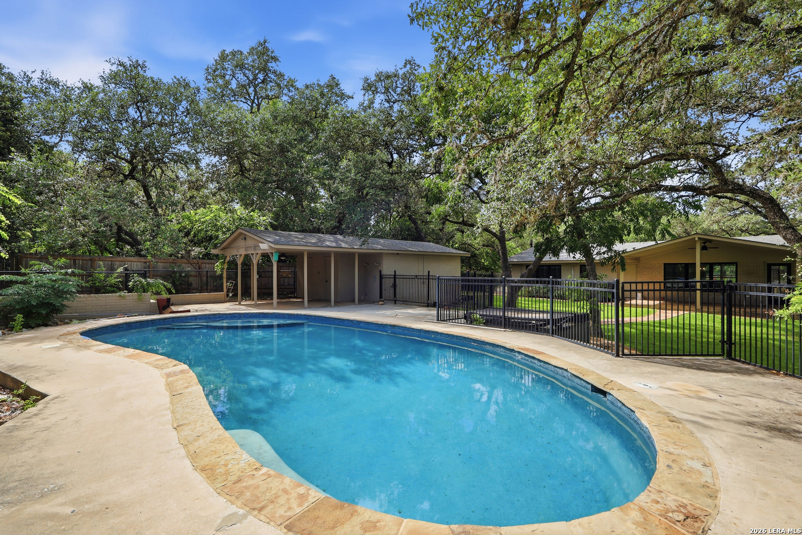 main property photo 39