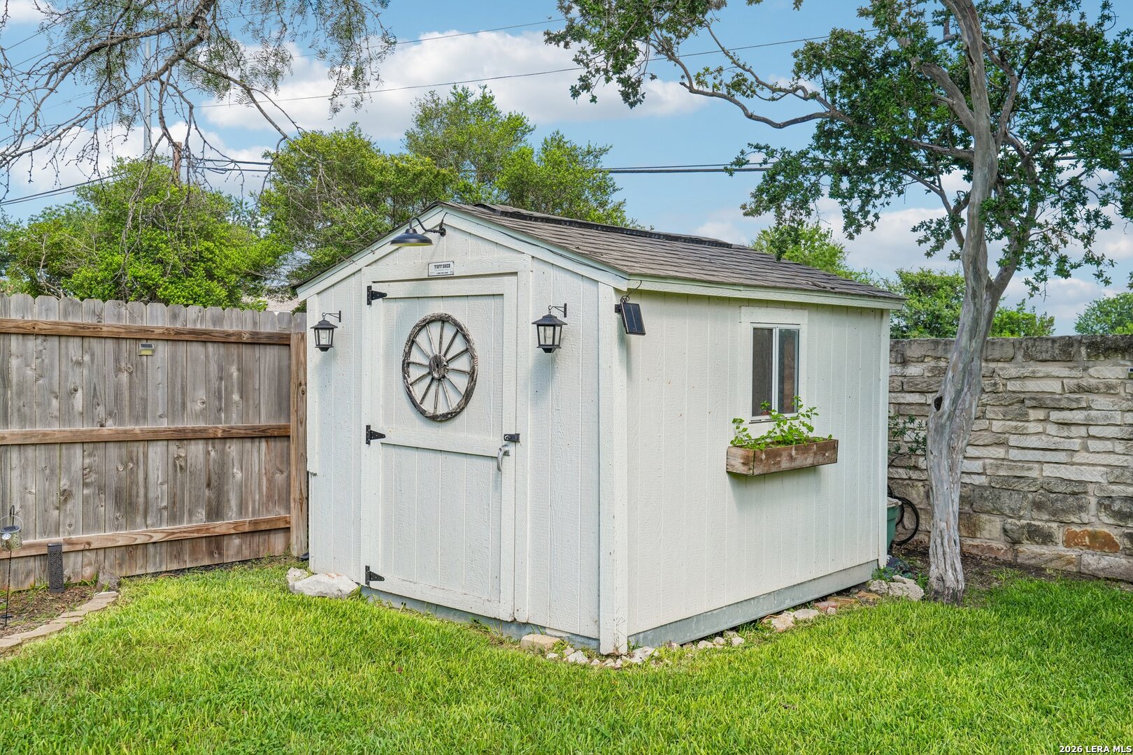 main property photo 40