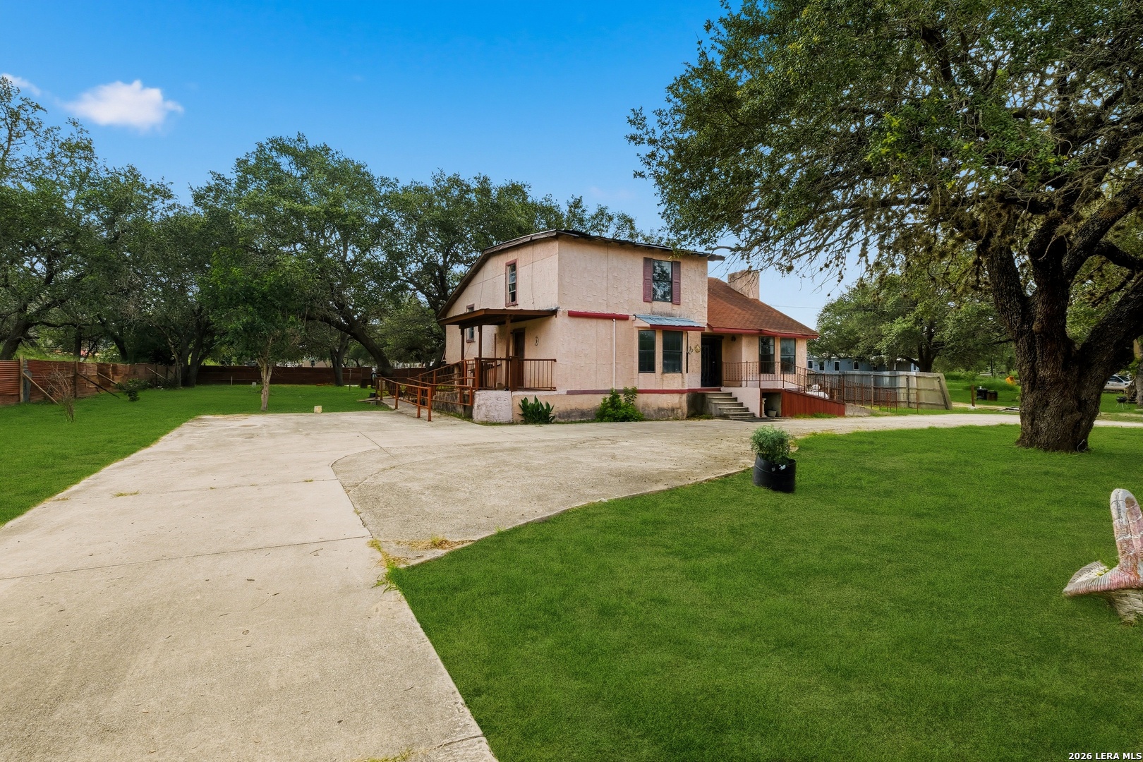 main property photo 3