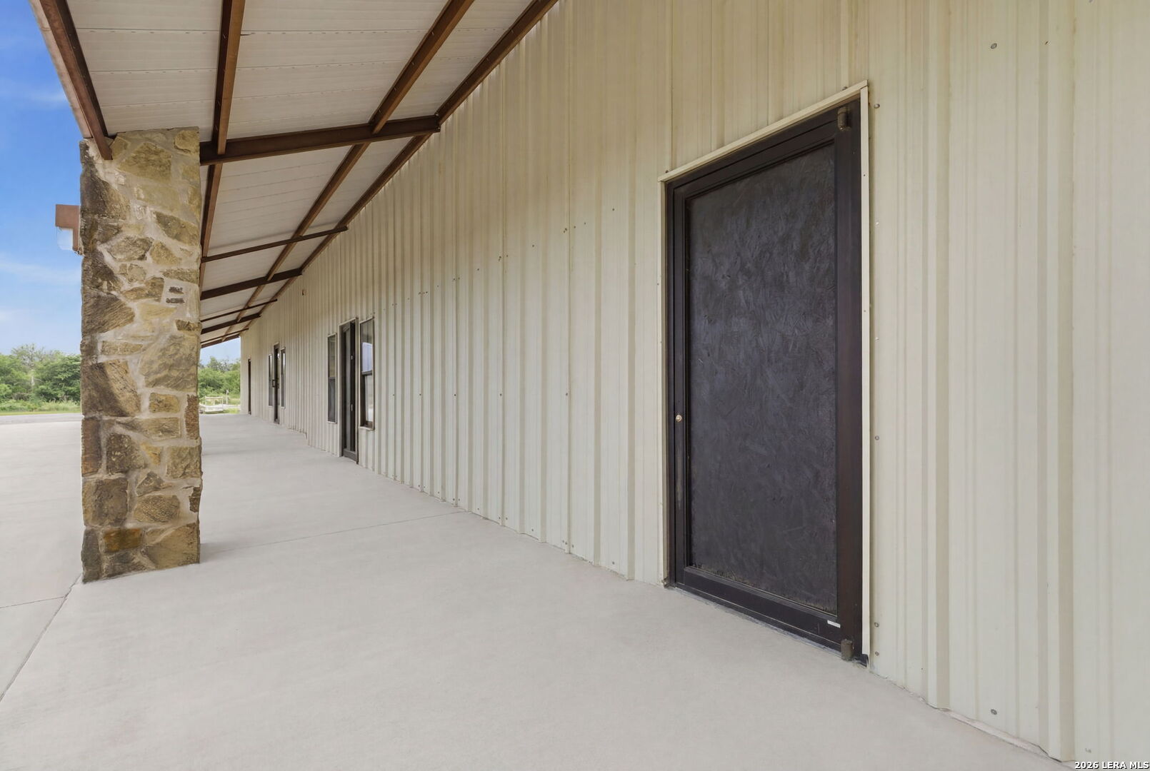 main property photo 17