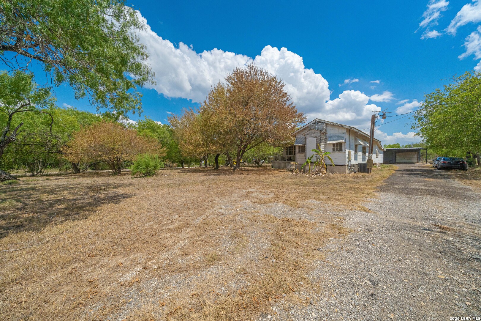 main property photo 40