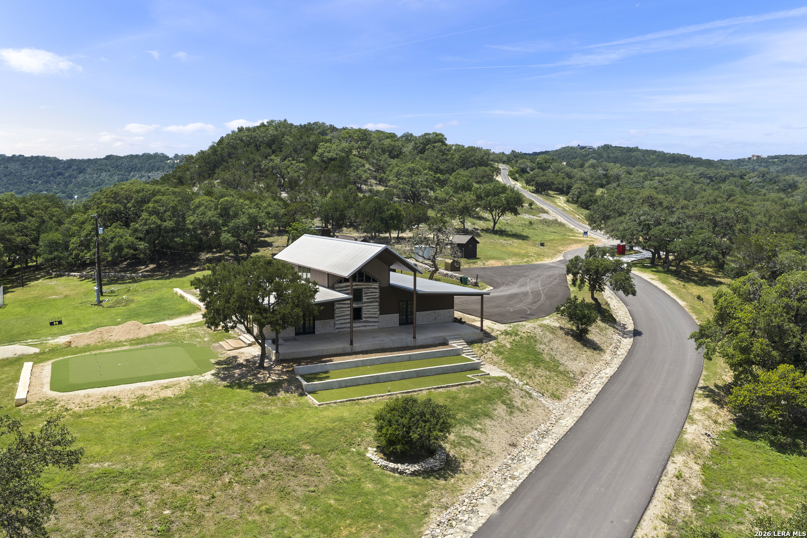 main property photo 10