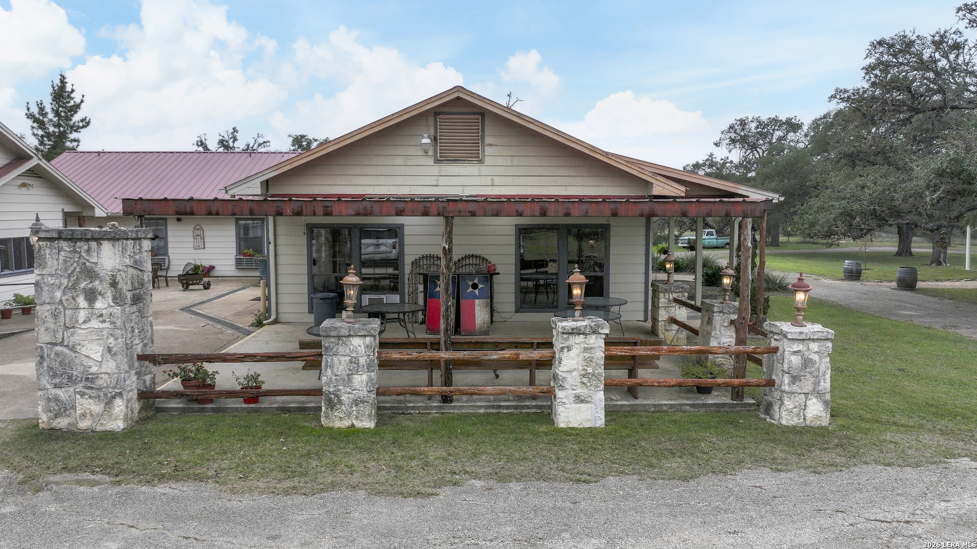 main property photo 27