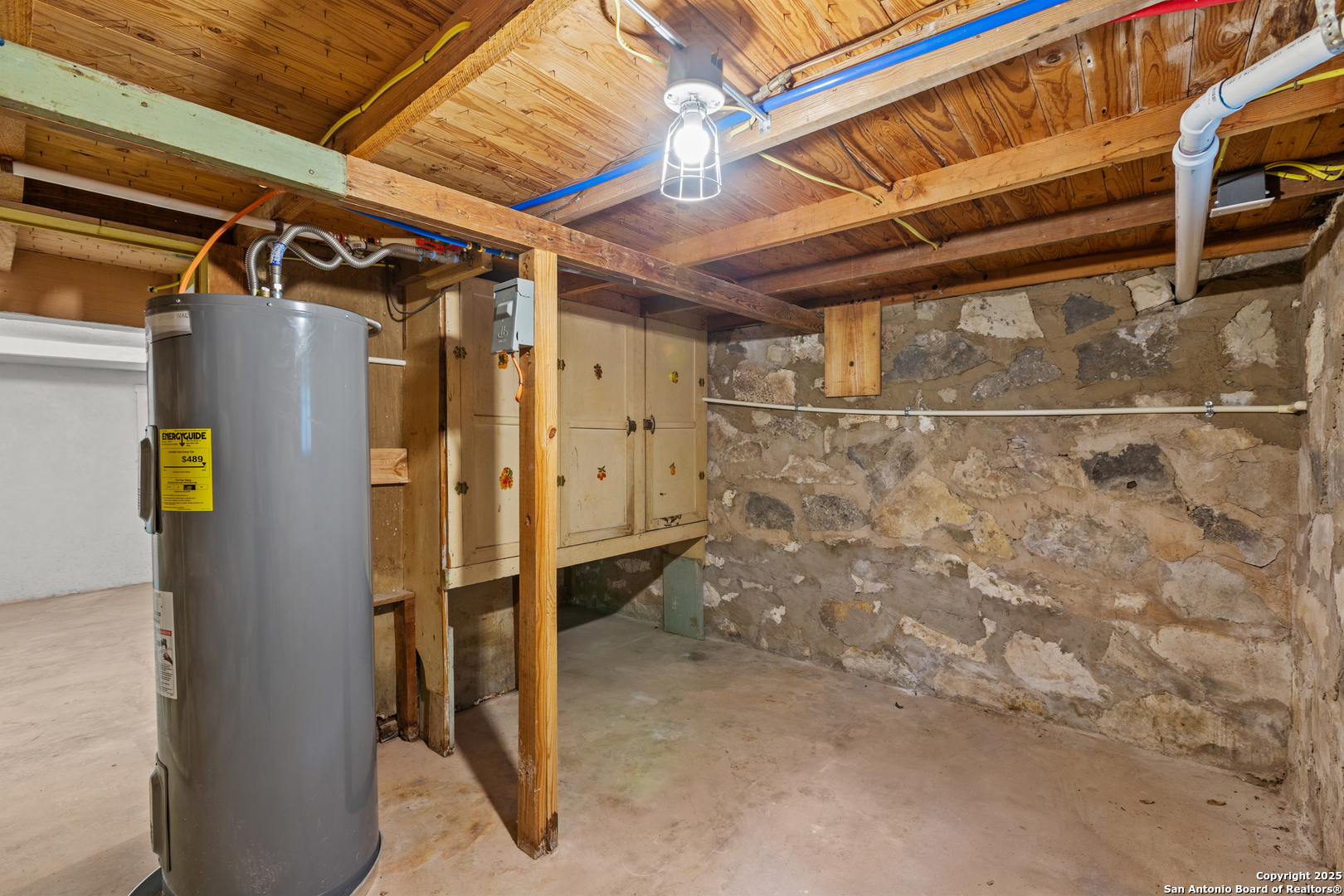 main property photo 13