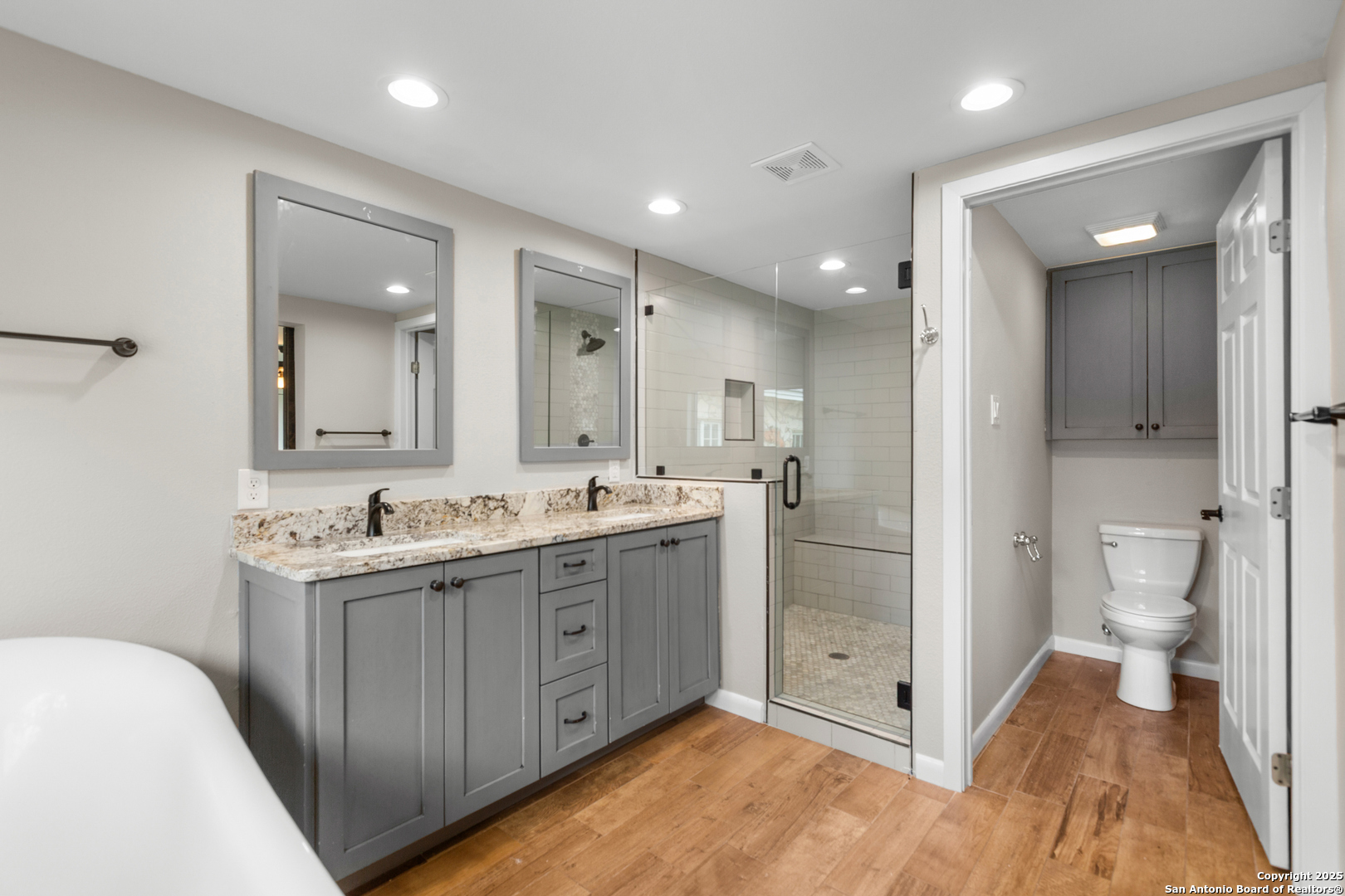 main property photo 20