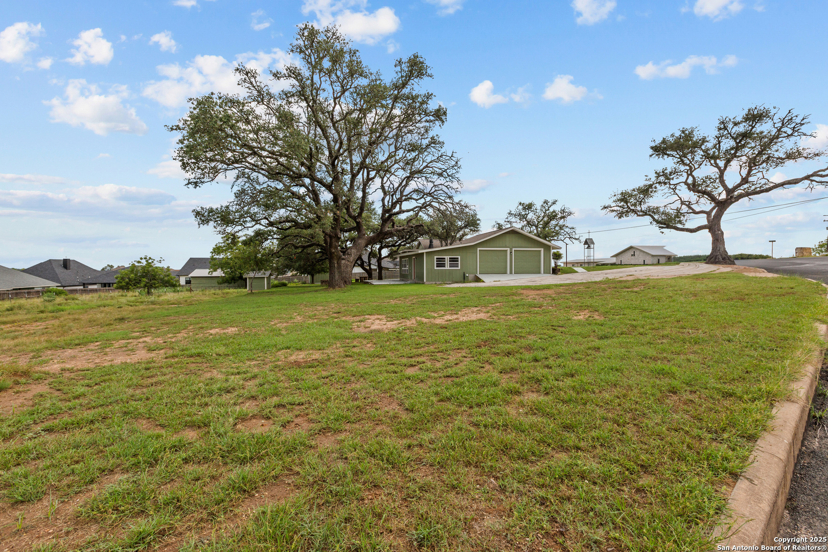 main property photo 24