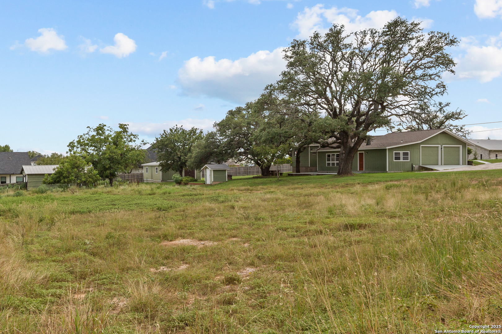 main property photo 25