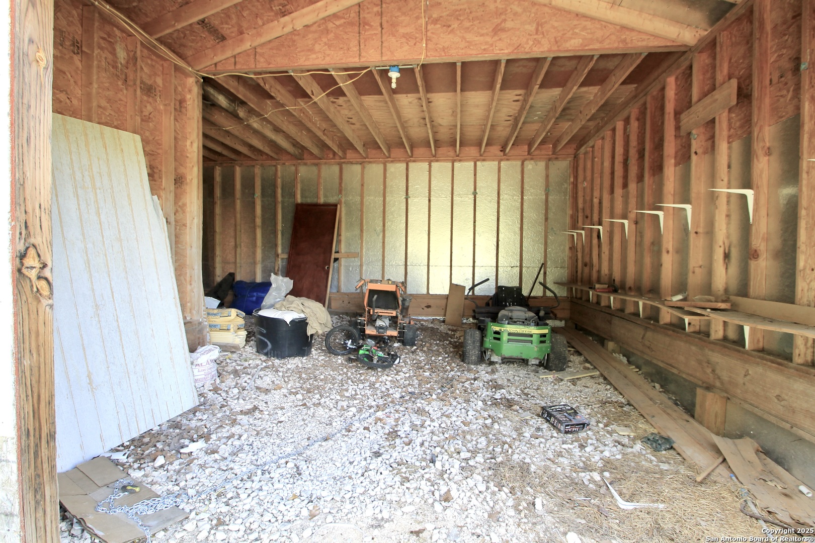 main property photo 26