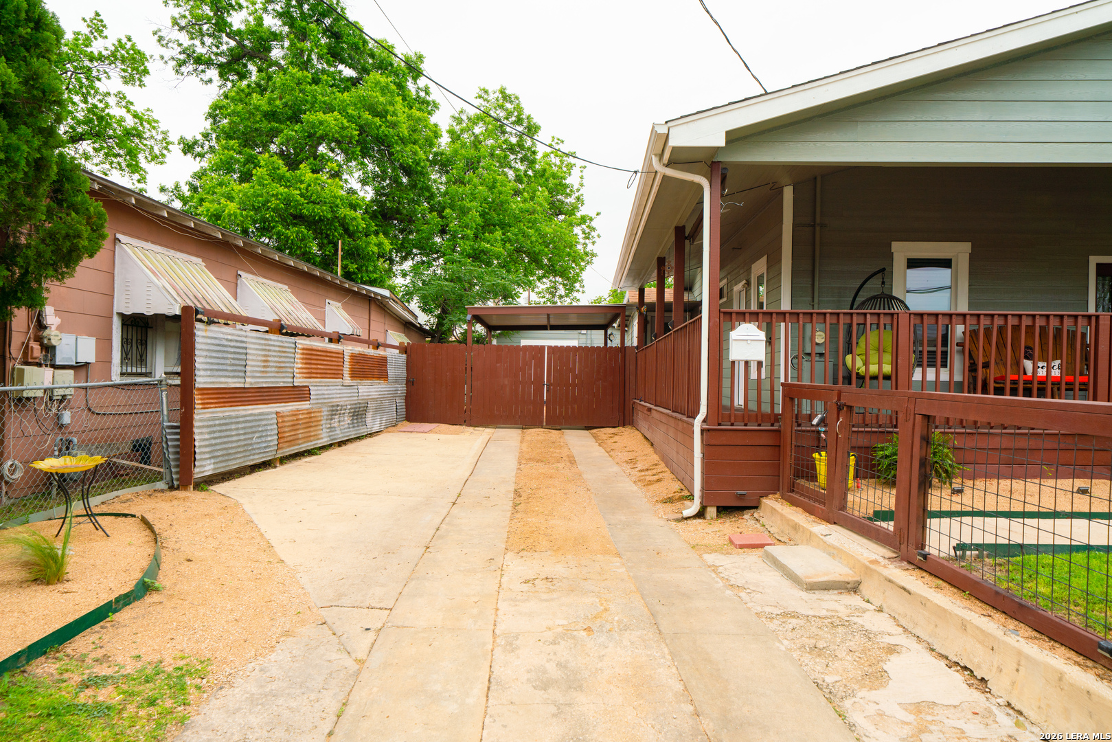 main property photo 31