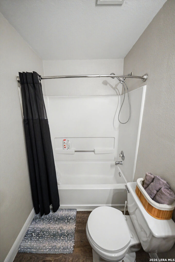 main property photo 28