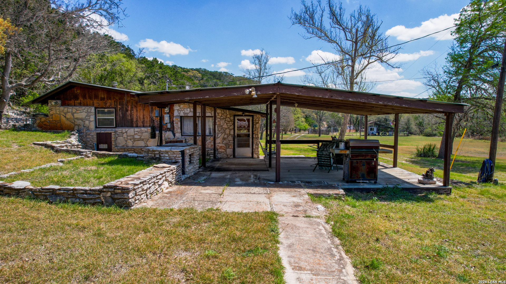 main property photo 18