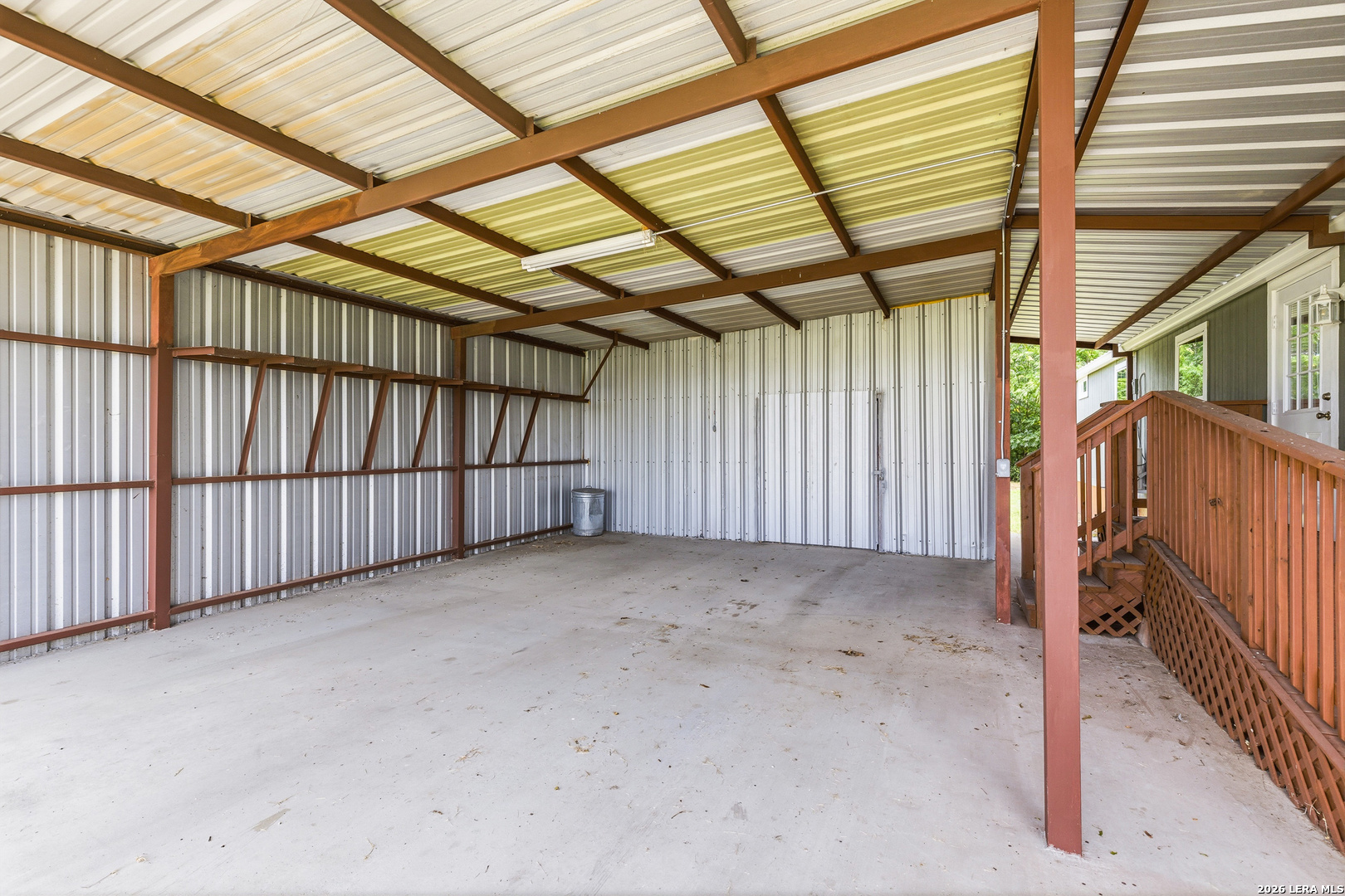 main property photo 18