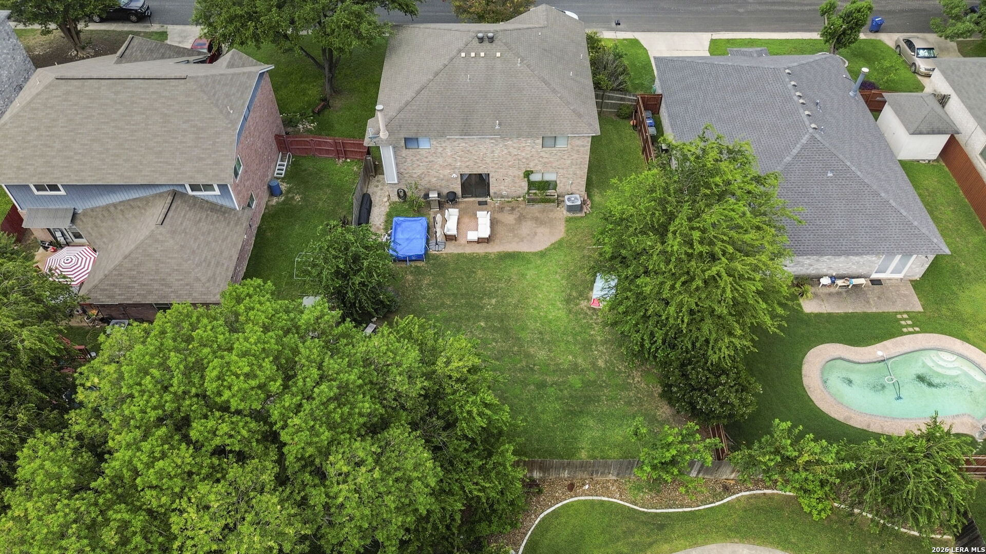 main property photo 32