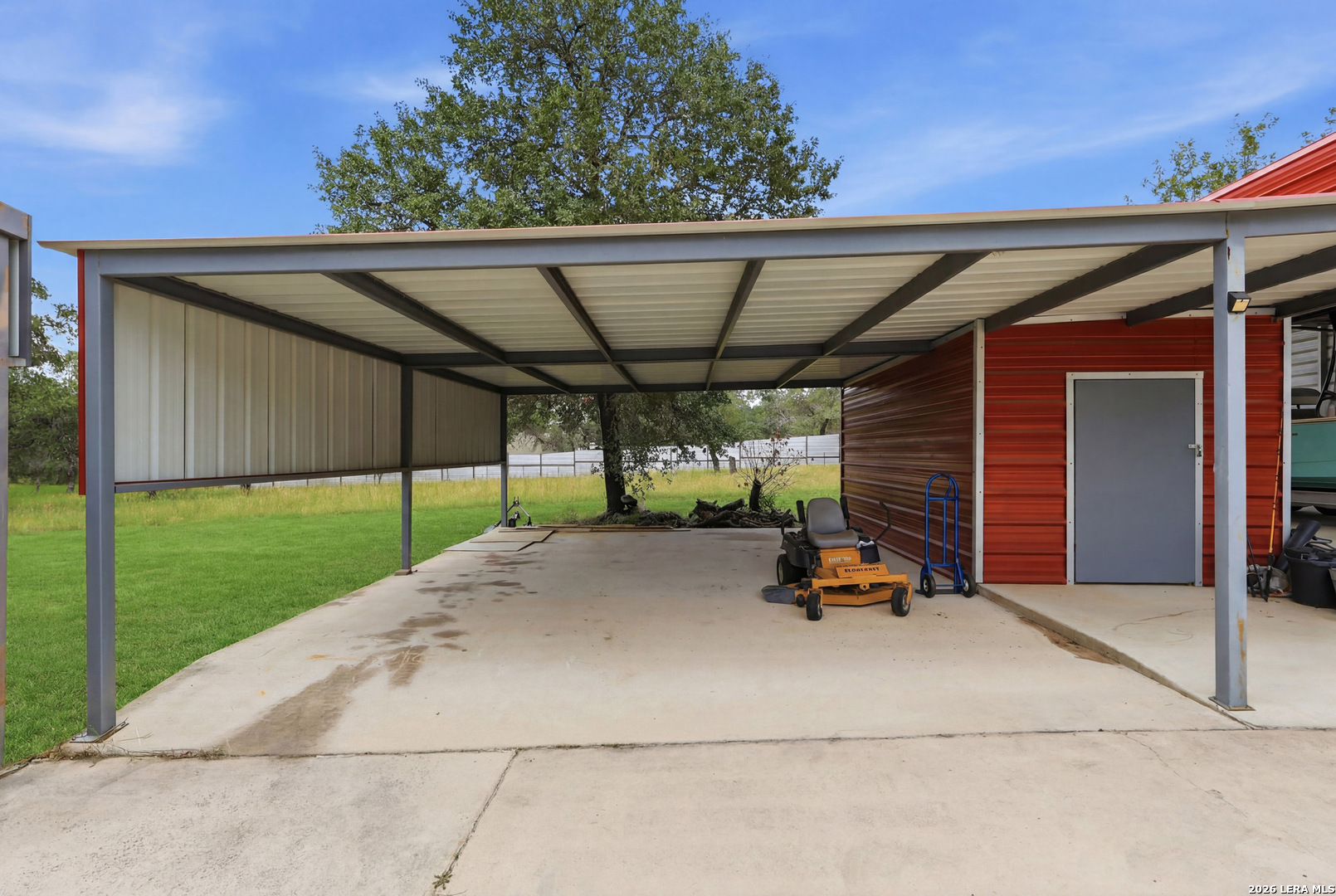 main property photo 6
