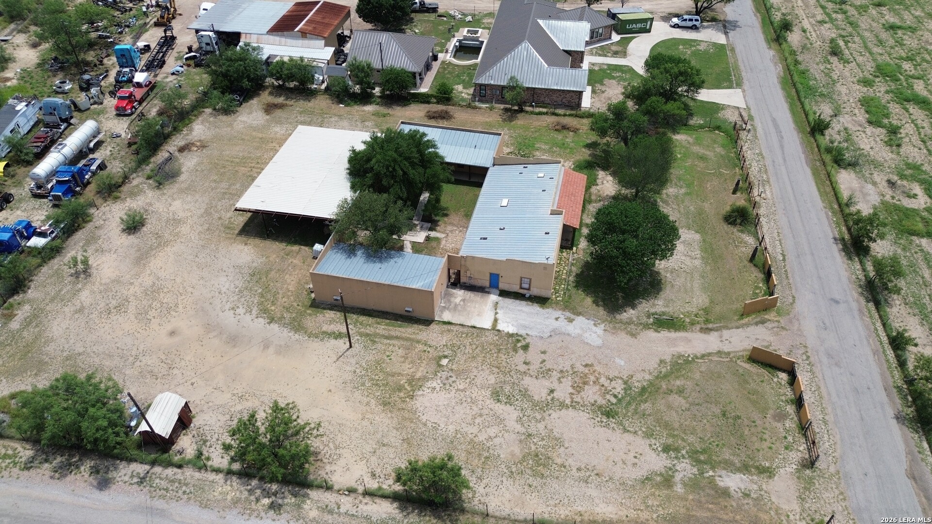 main property photo 7