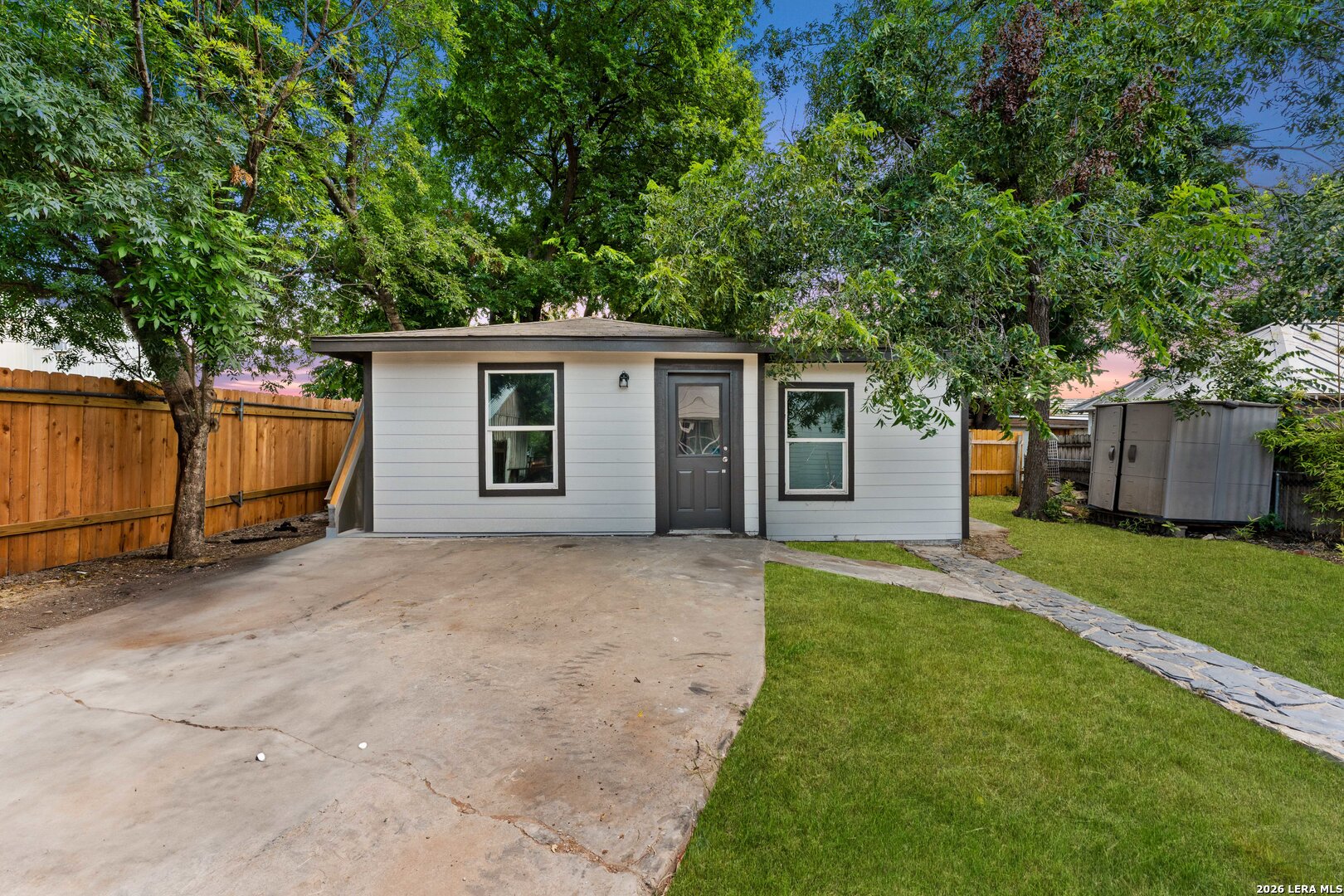 main property photo 32