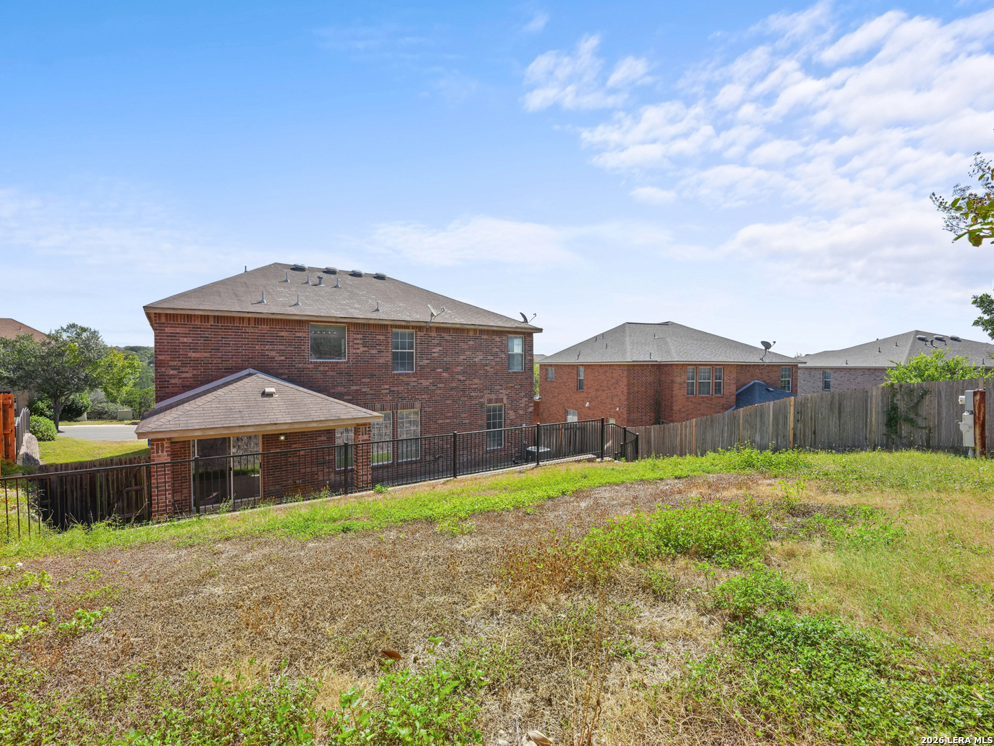main property photo 40