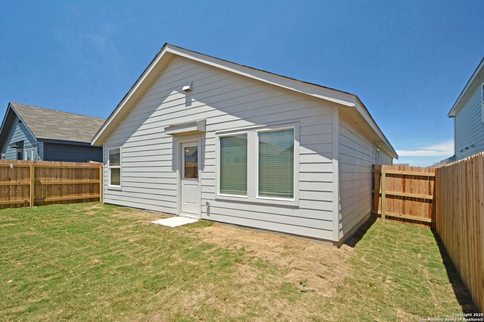 main property photo 25