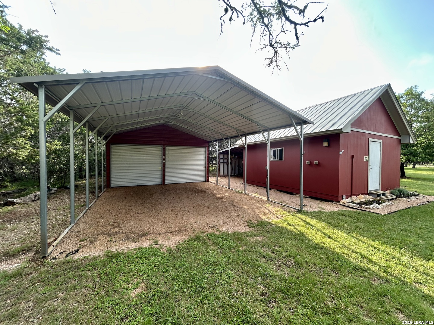 main property photo 29