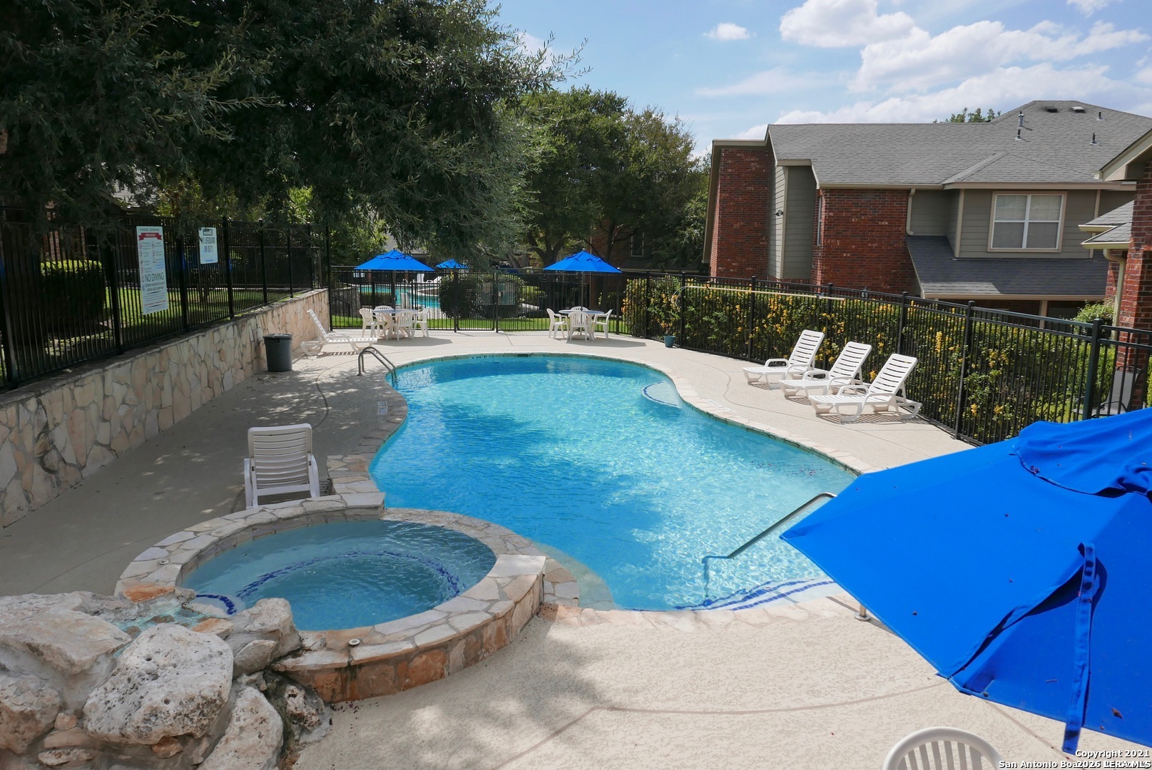 main property photo 12