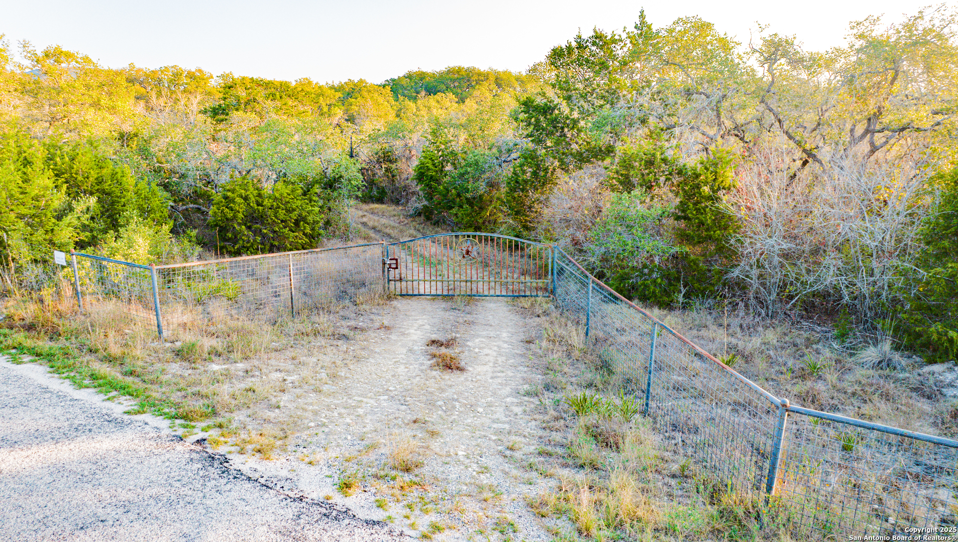 main property photo 28