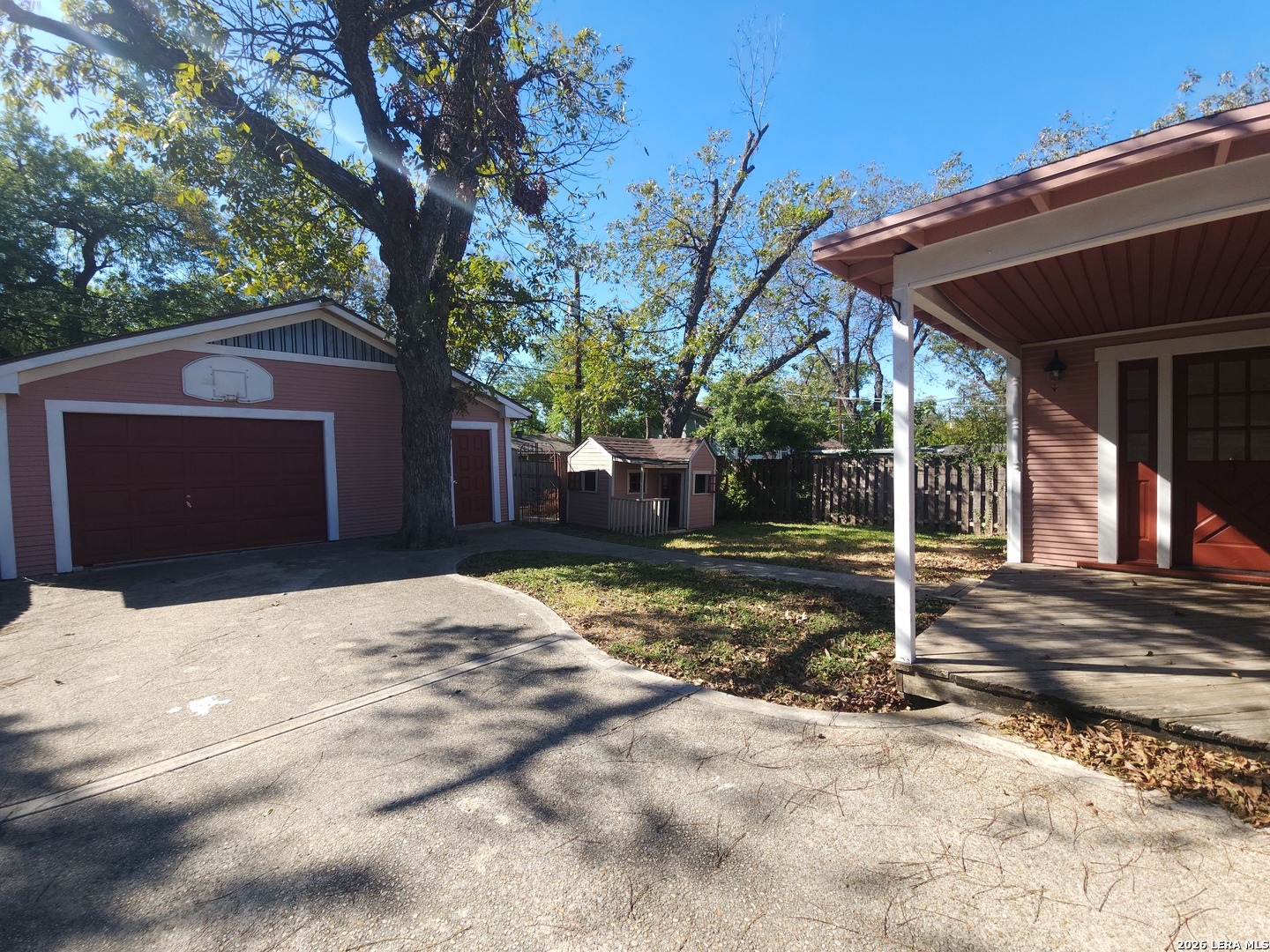 main property photo 15