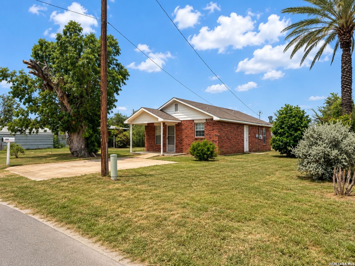 main property photo 18