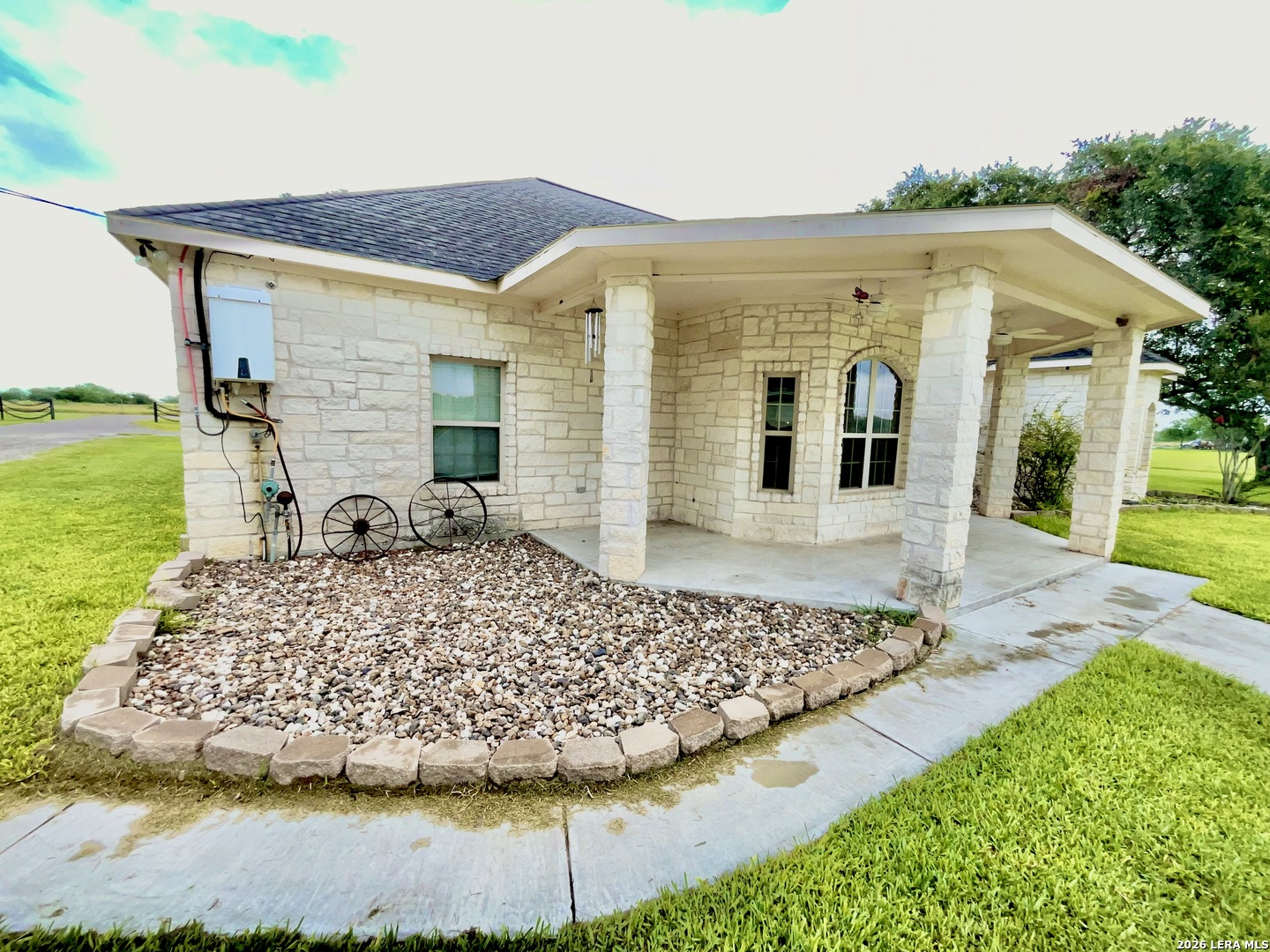 main property photo 40
