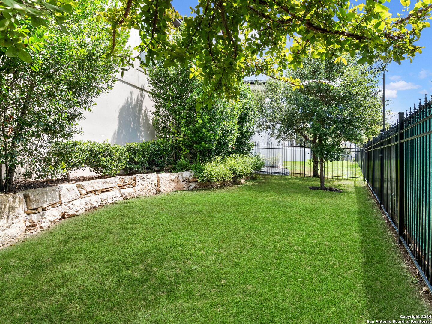 main property photo 33