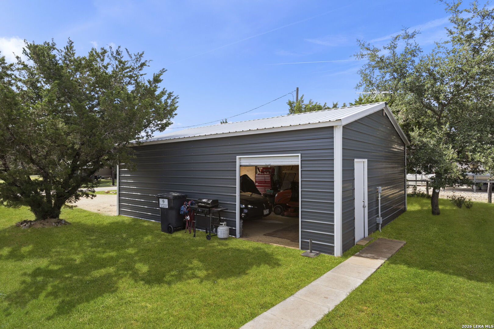 main property photo 36