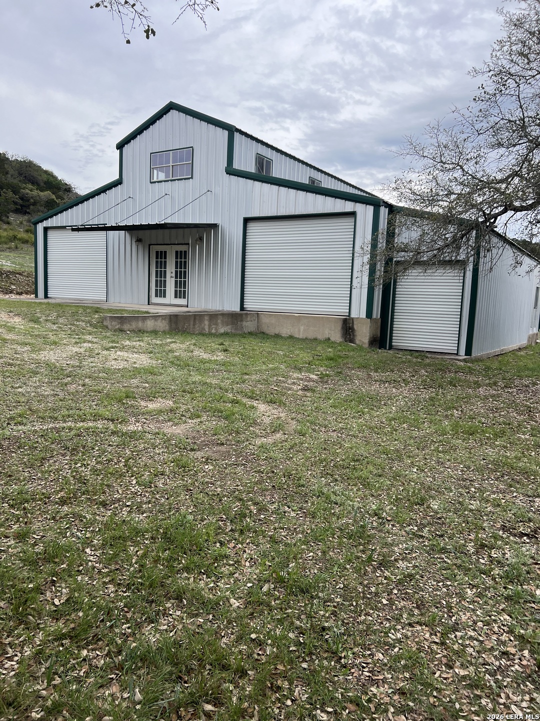 main property photo 35