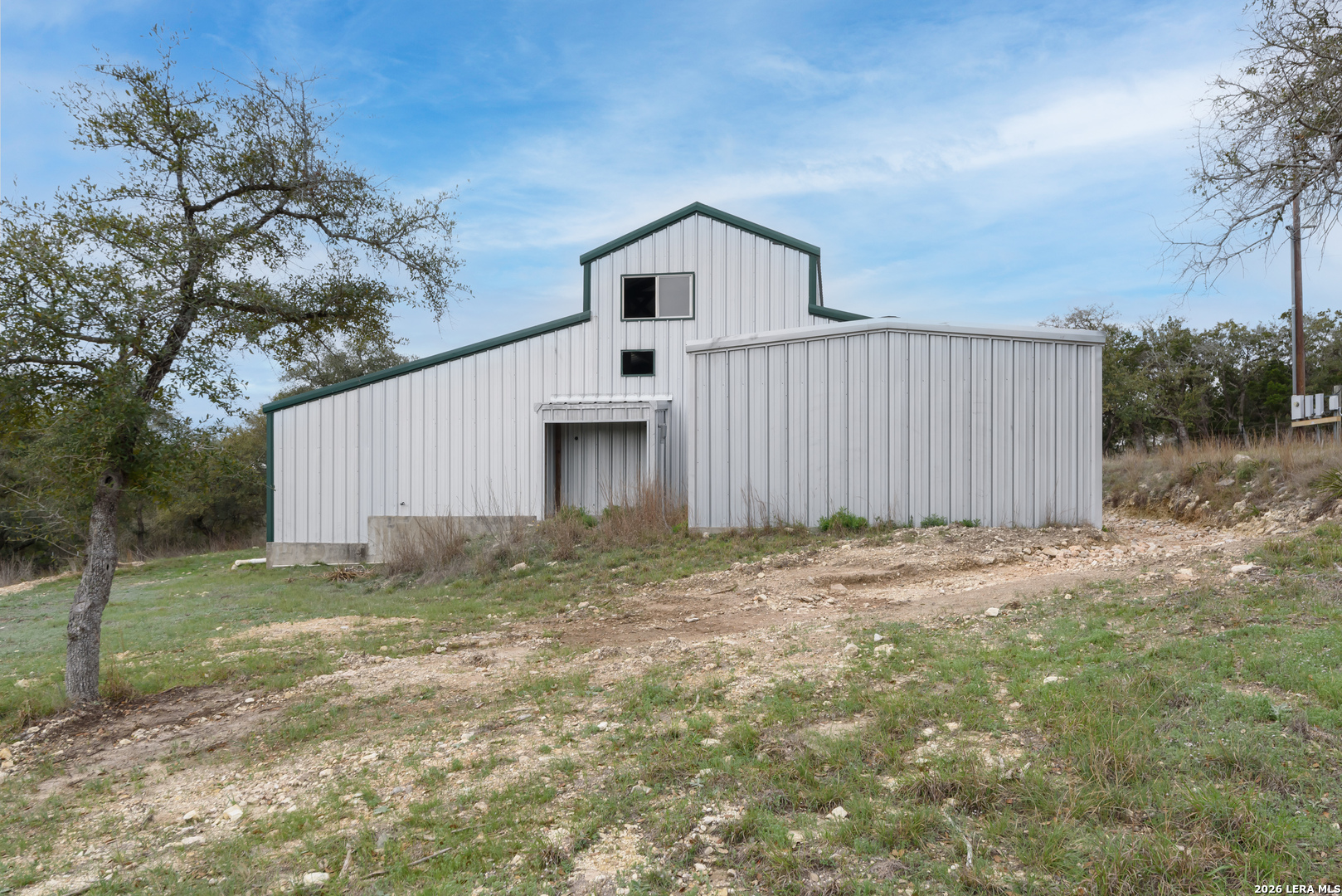 main property photo 4