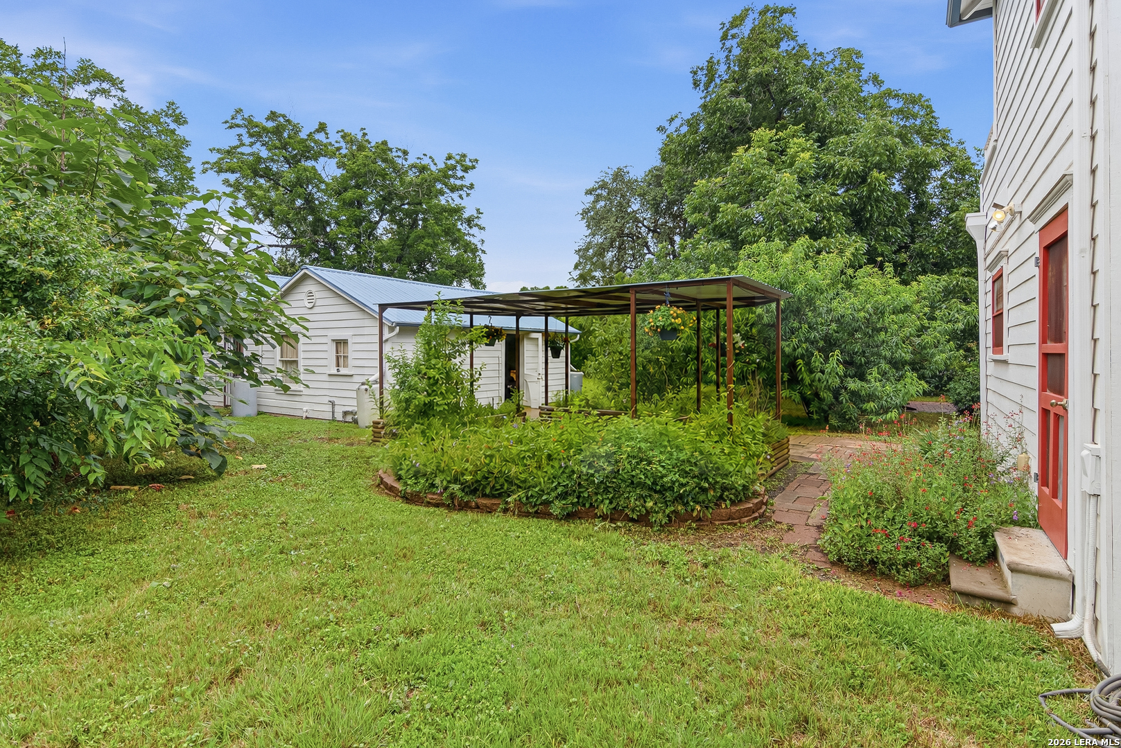 main property photo 27