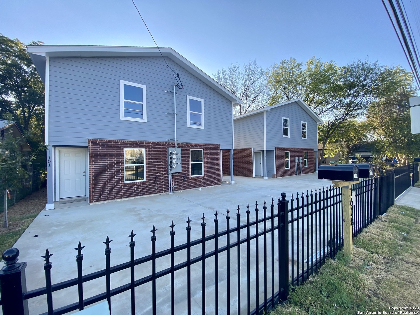 main property photo 2
