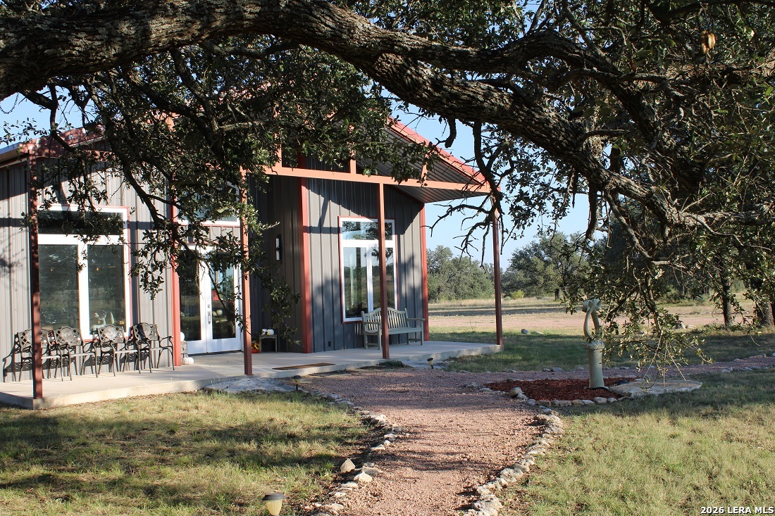 main property photo 3