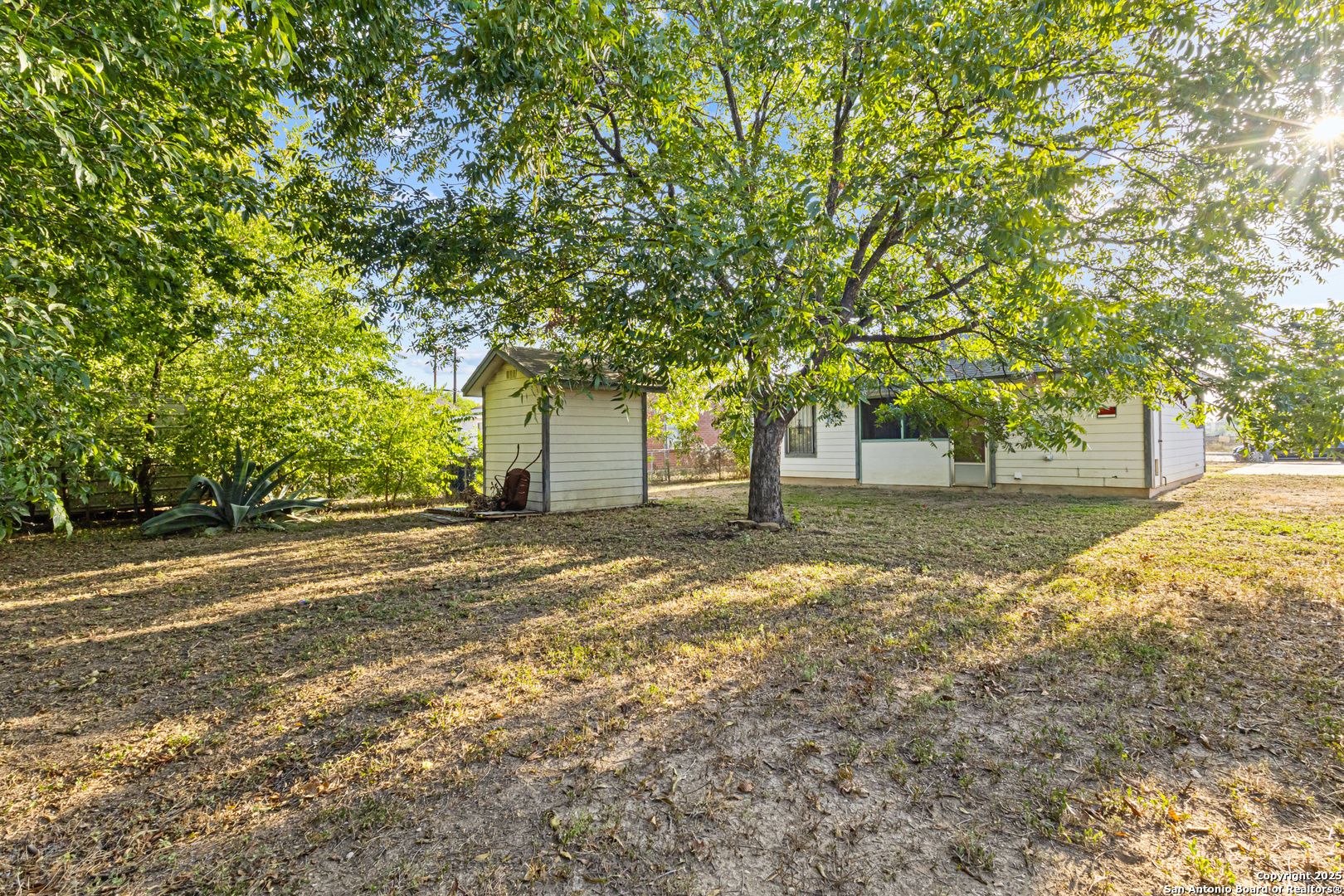 main property photo 13