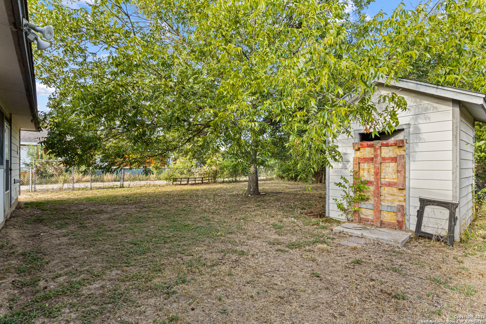 main property photo 14