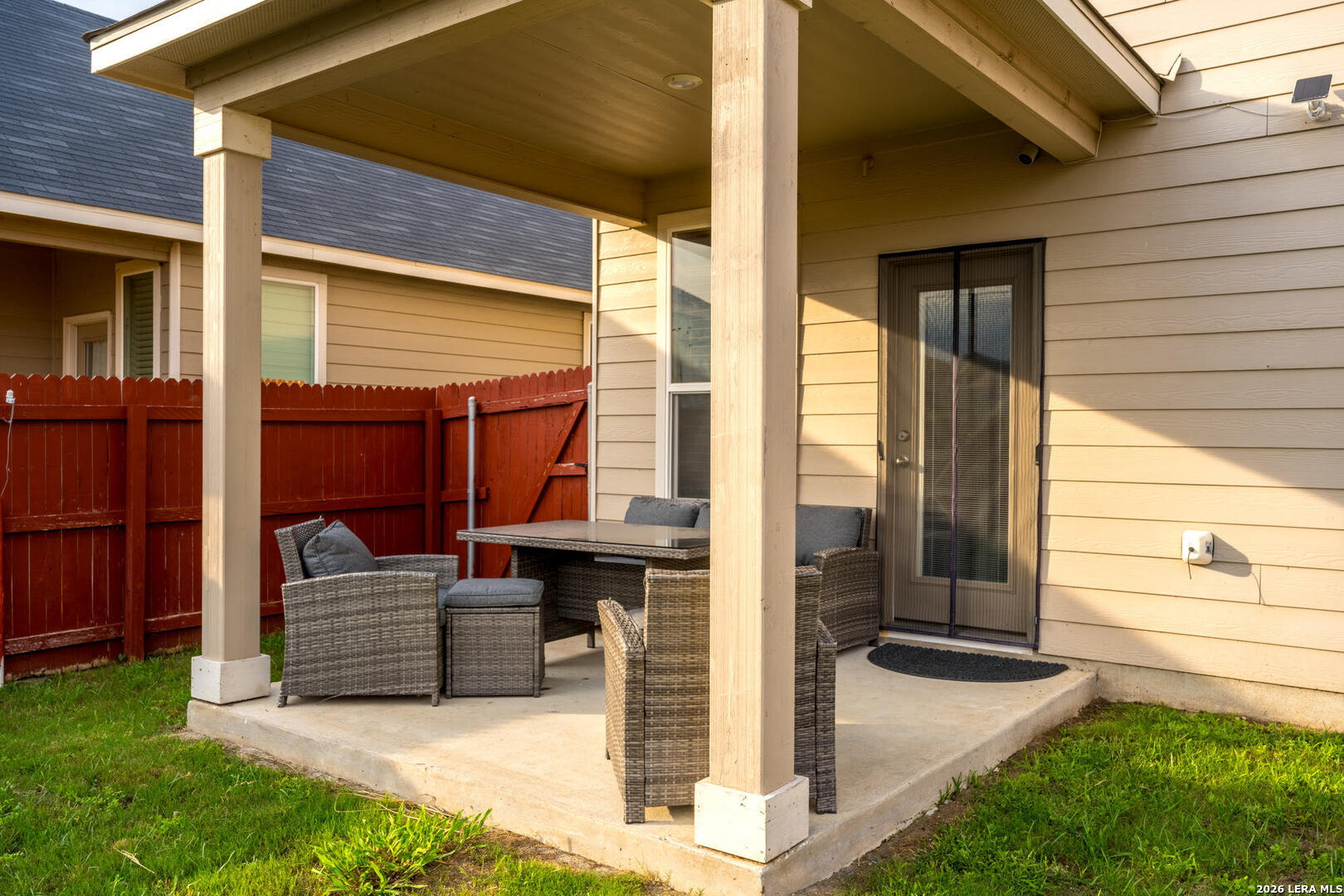 main property photo 23