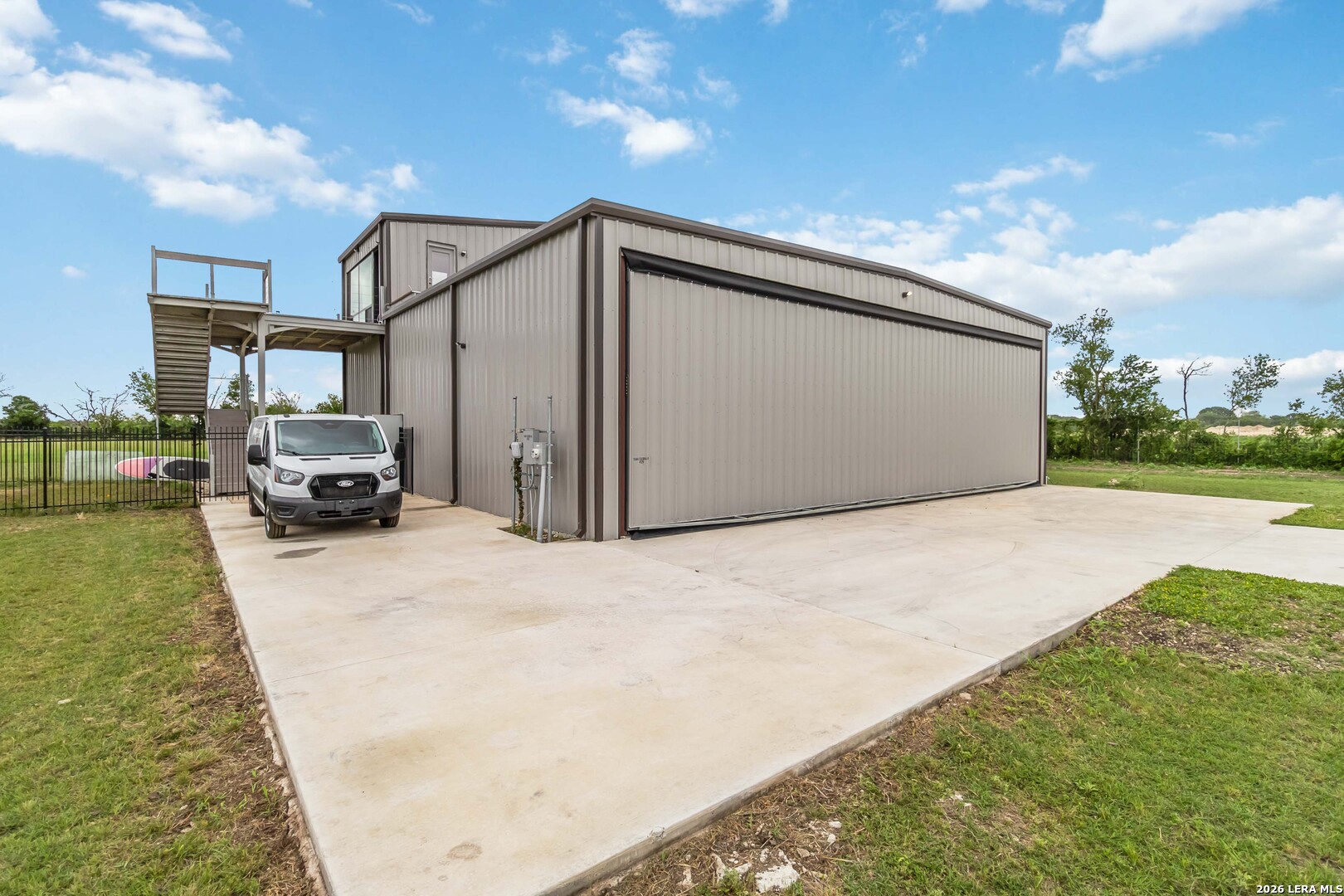 main property photo 30